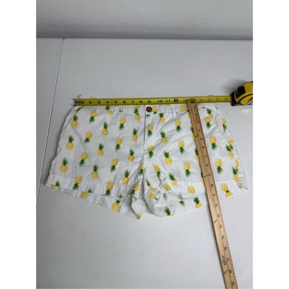 Old Navy Women’s Mid Rise Everyday Pineapple Print Cotton White Shorts Size 8 - Picture 4 of 9